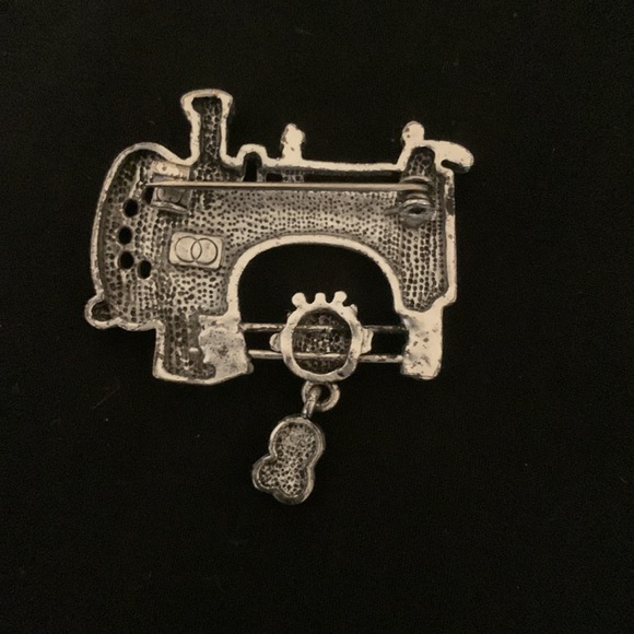 Silver pin - Picture 3 of 3